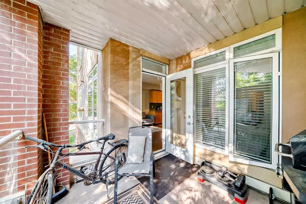 2 Hemlock Crescent SW, #214