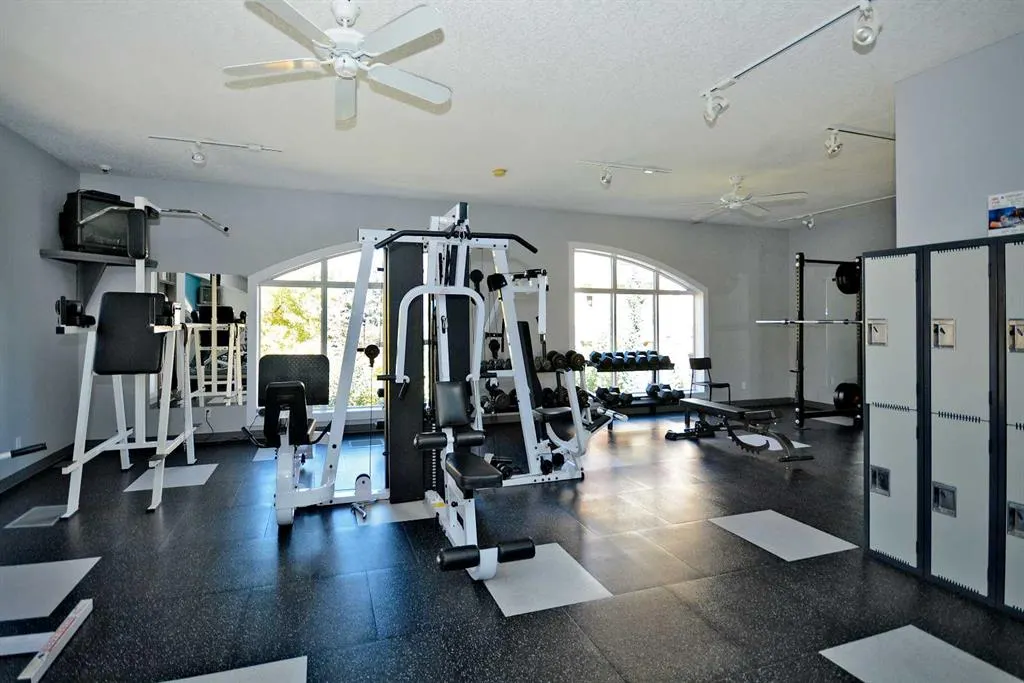 2 Hemlock Crescent SW, #214