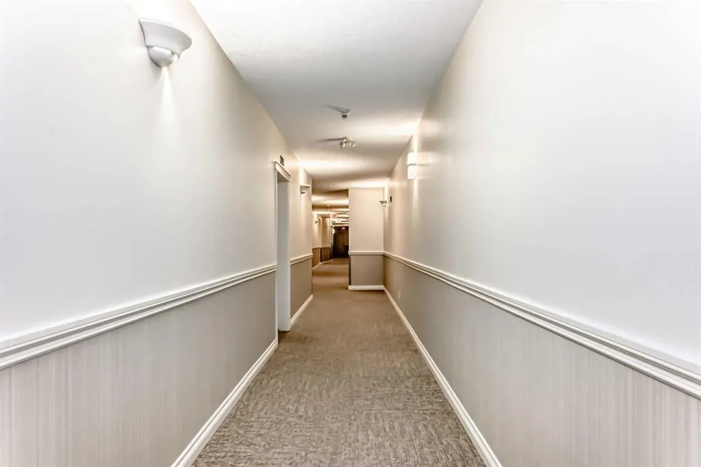 2 Hemlock Crescent SW, #214