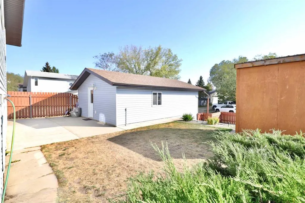 66 Westview Crescent