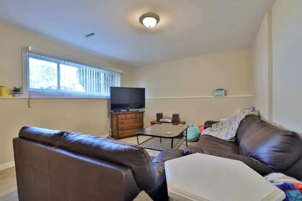 66 Westview Crescent