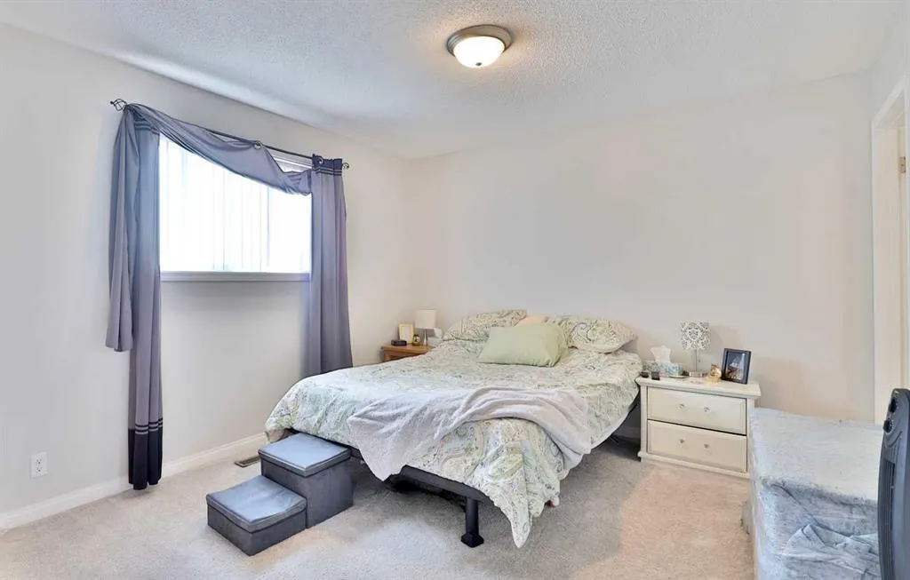 66 Westview Crescent