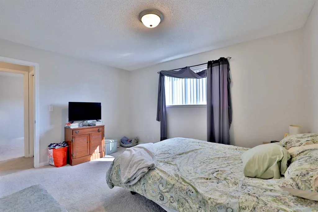 66 Westview Crescent