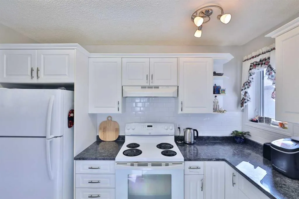 66 Westview Crescent