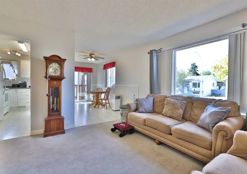 66 Westview Crescent