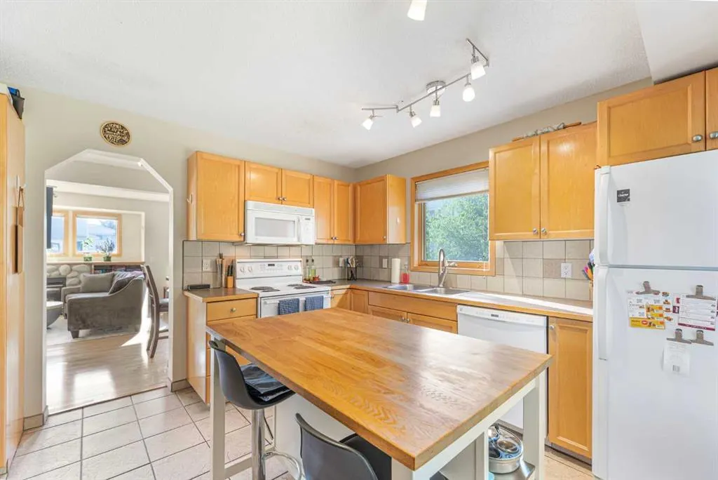 651 Killarney Glen Court SW