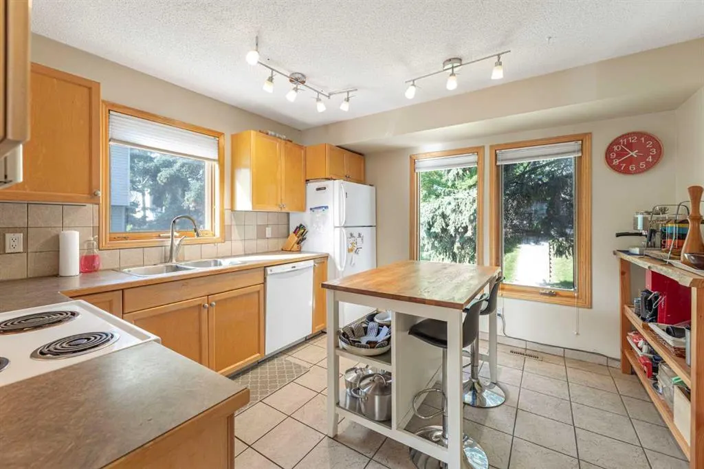 651 Killarney Glen Court SW