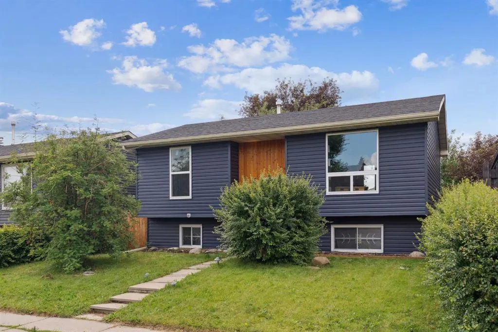 147 Falchurch Crescent NE