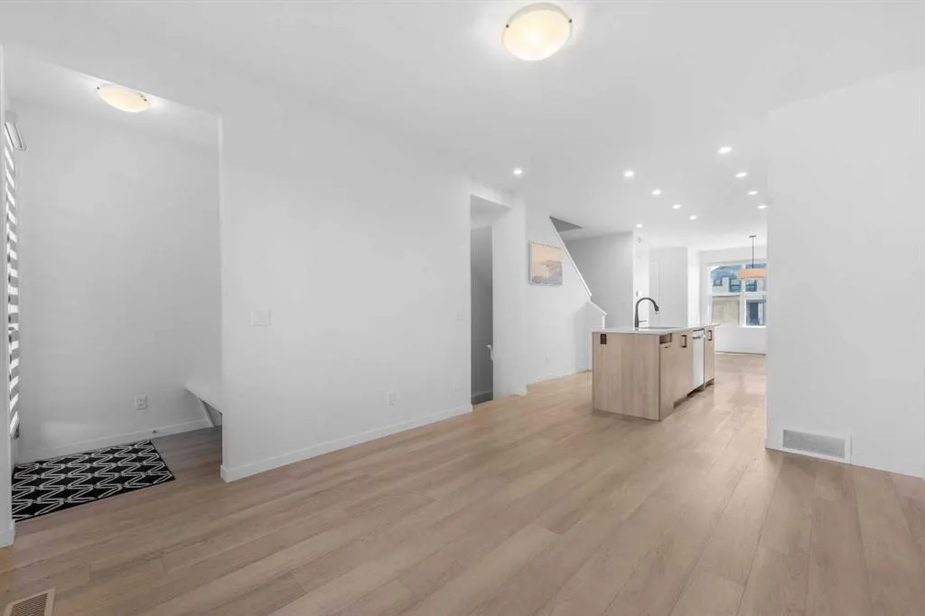 21 Edith Gate NW