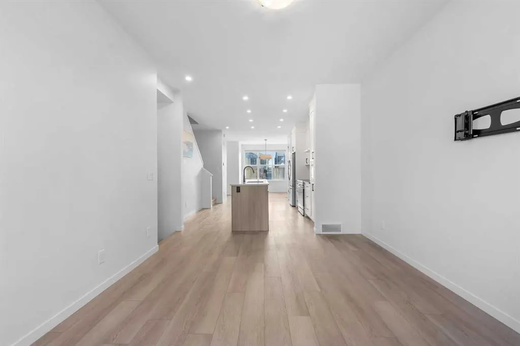 21 Edith Gate NW