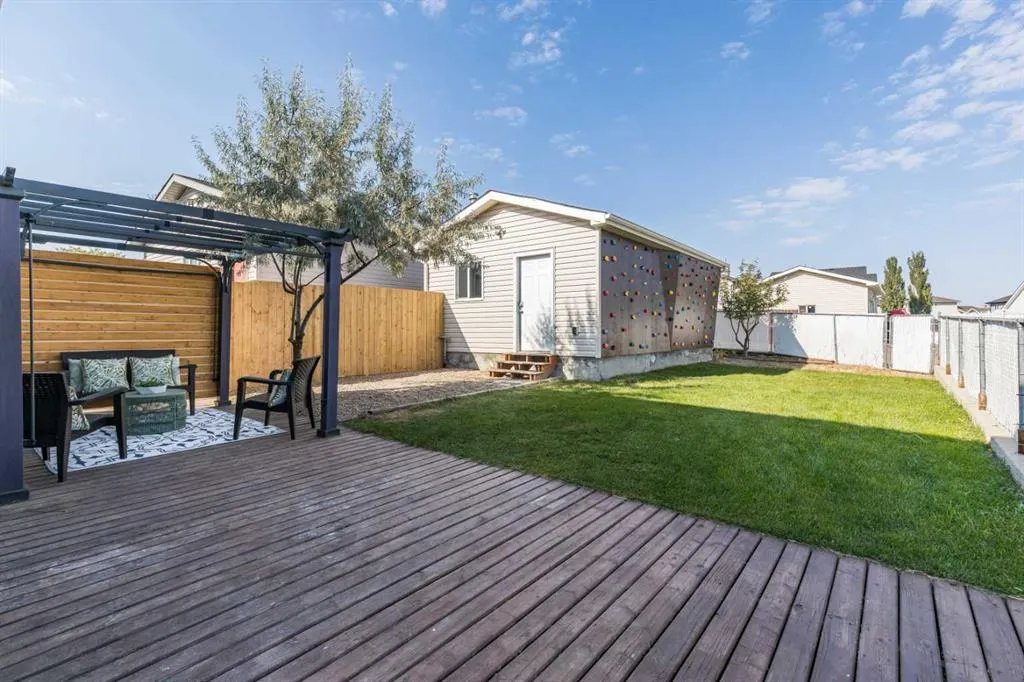 54 Terrace View NE