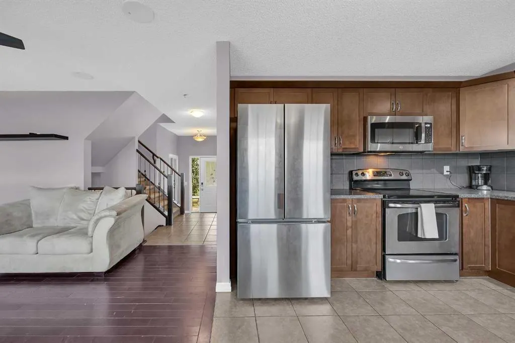126 Windstone Avenue SW
