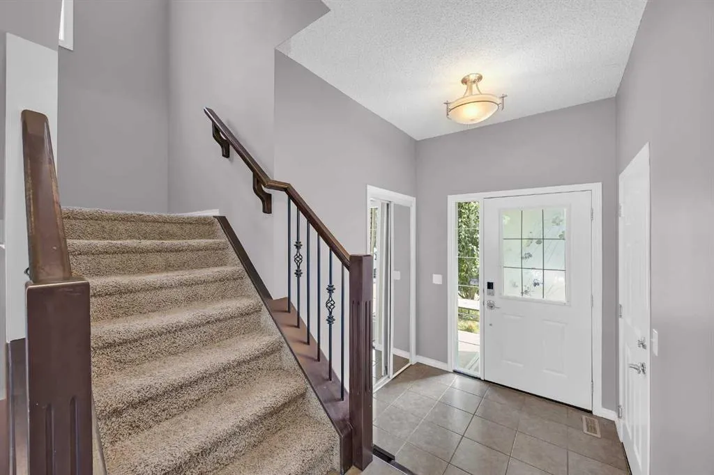 126 Windstone Avenue SW