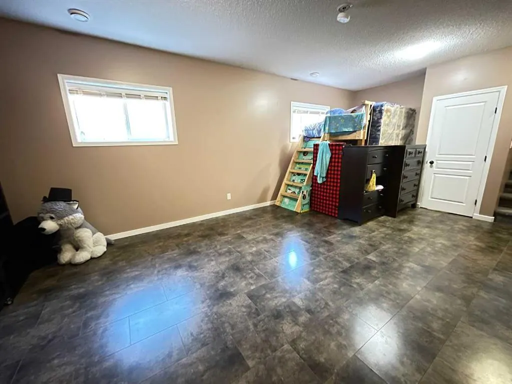 122 Muldoon Crescent