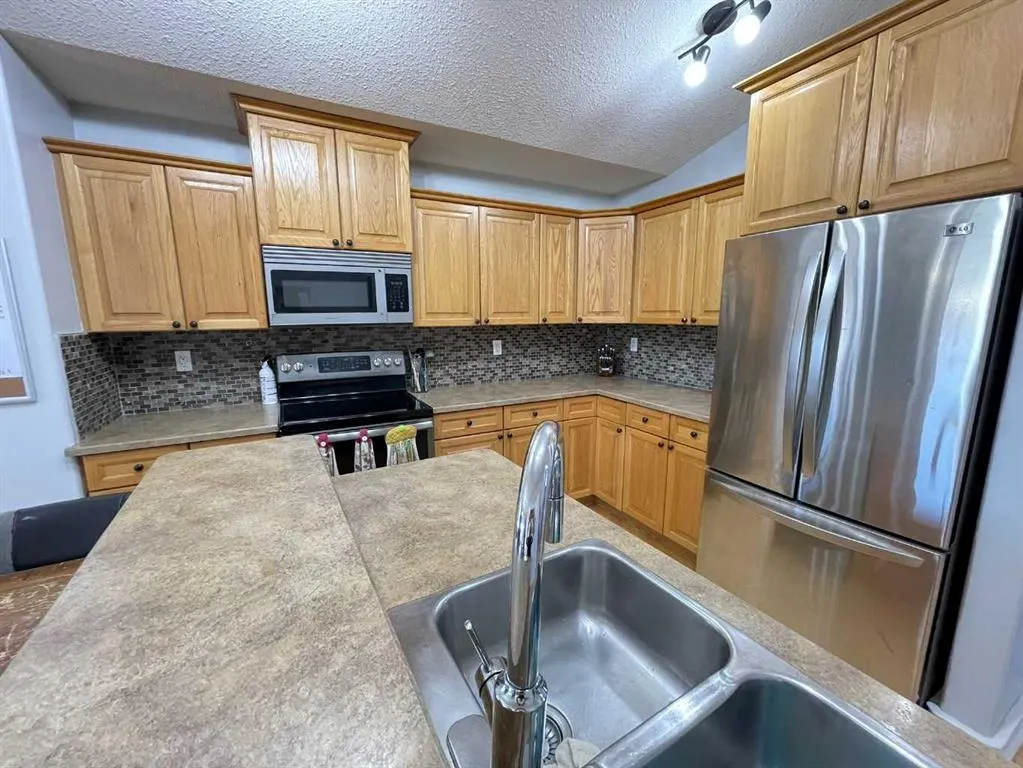 122 Muldoon Crescent