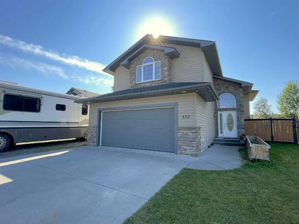 122 Muldoon Crescent