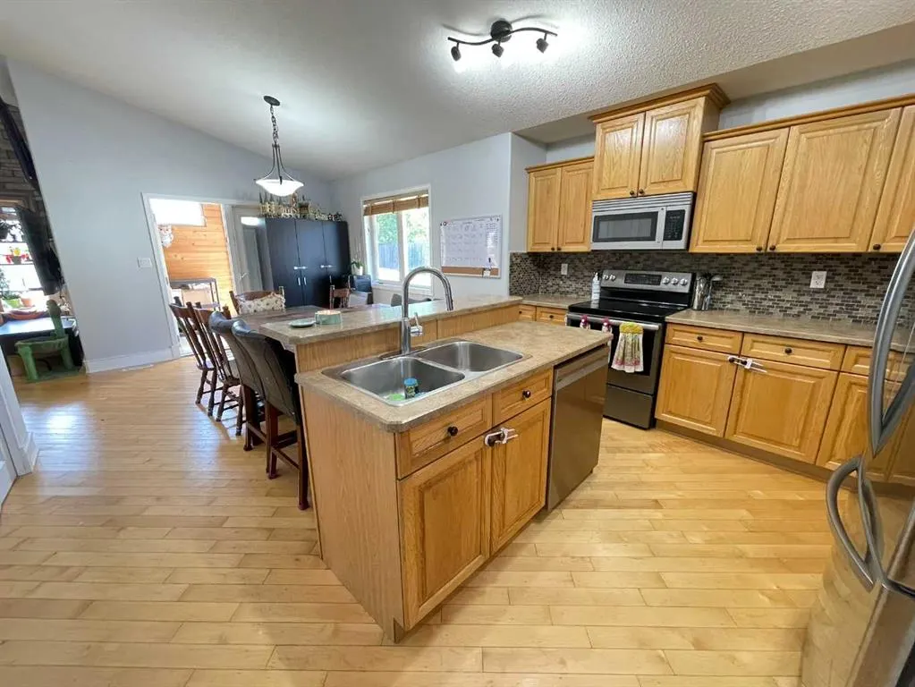 122 Muldoon Crescent