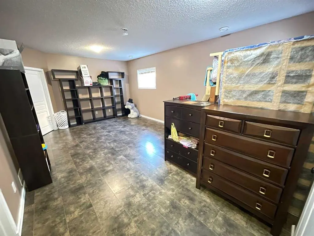 122 Muldoon Crescent