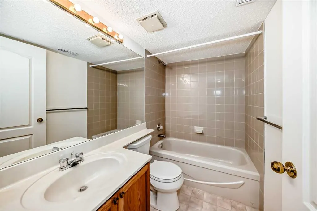 44 Hawkside Park NW