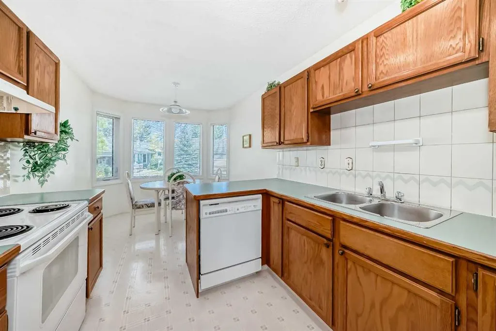 44 Hawkside Park NW