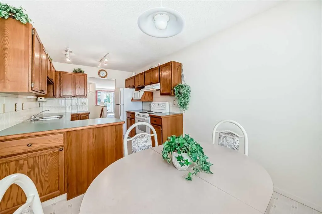 44 Hawkside Park NW