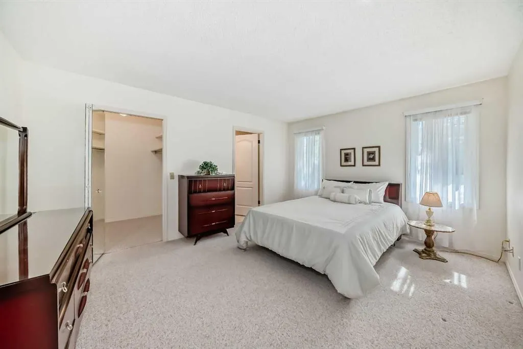 44 Hawkside Park NW