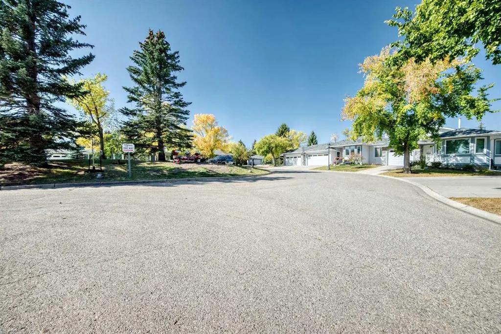 44 Hawkside Park NW