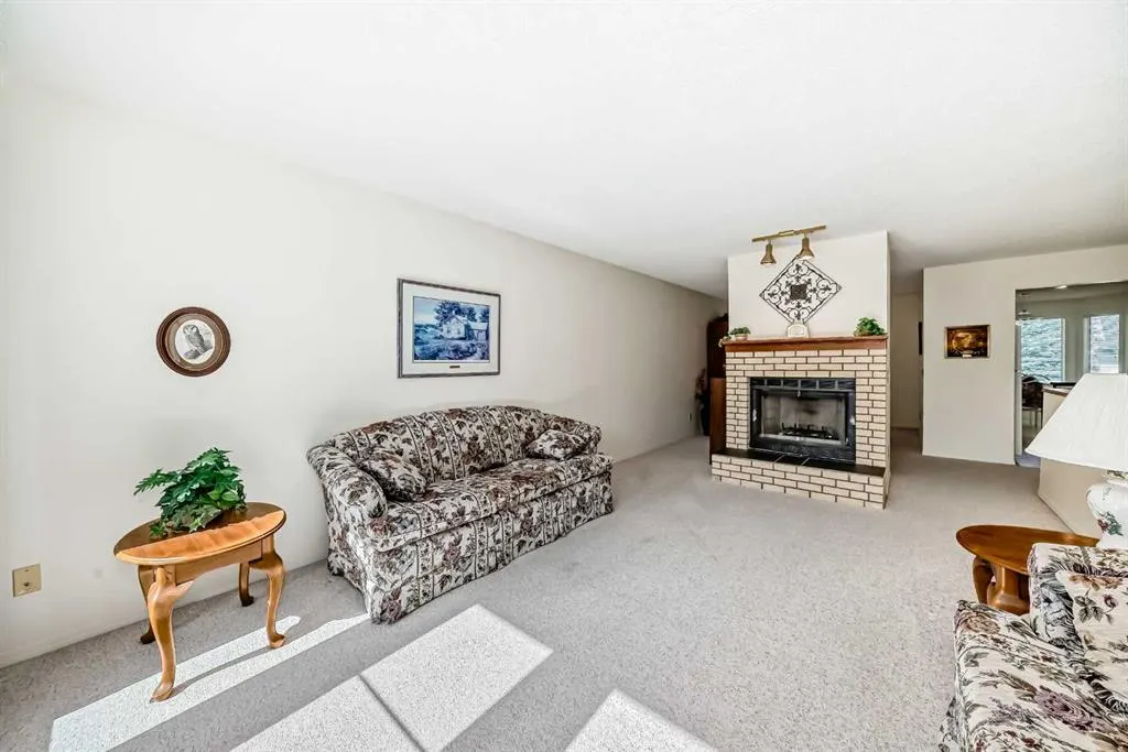 44 Hawkside Park NW