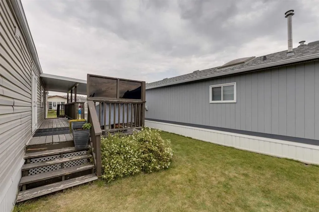 99 Arbour Lake Road NW, #106
