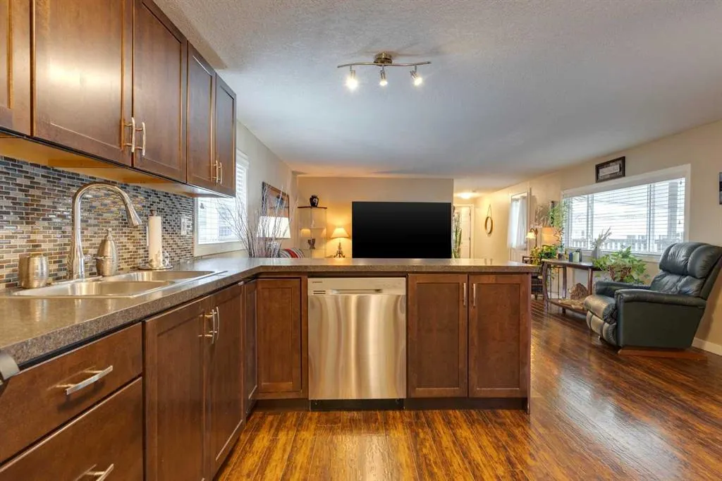 99 Arbour Lake Road NW, #106