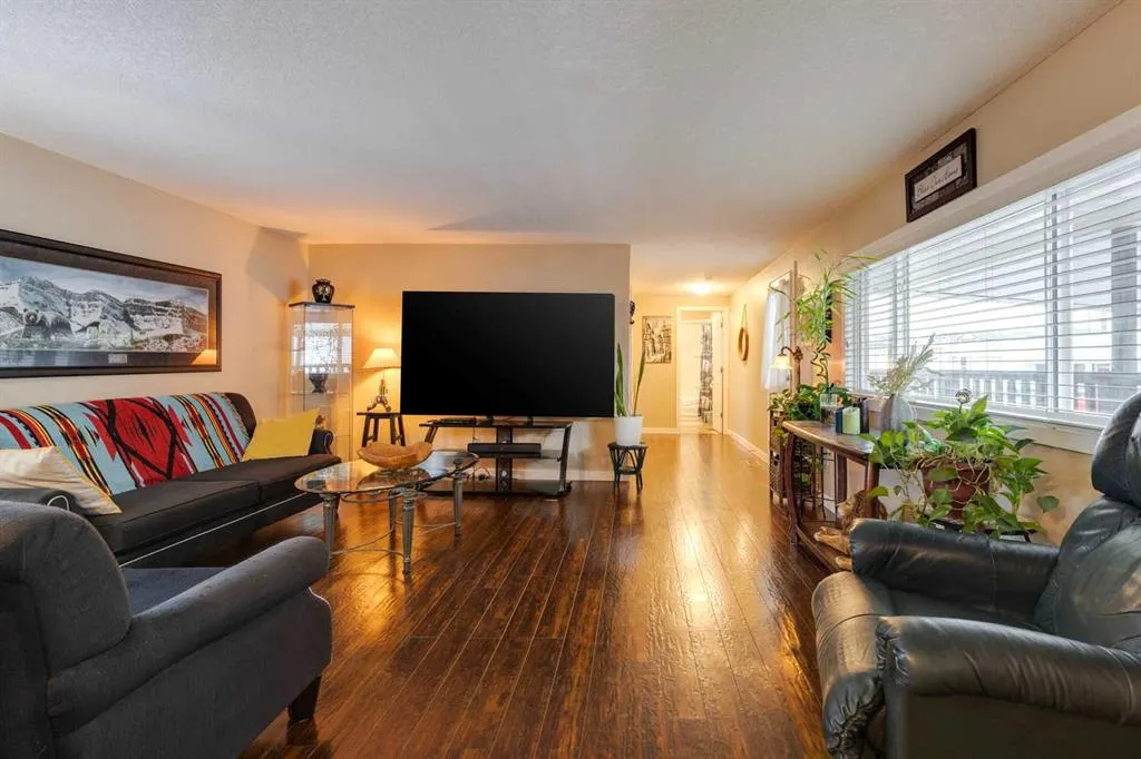 99 Arbour Lake Road NW, #106