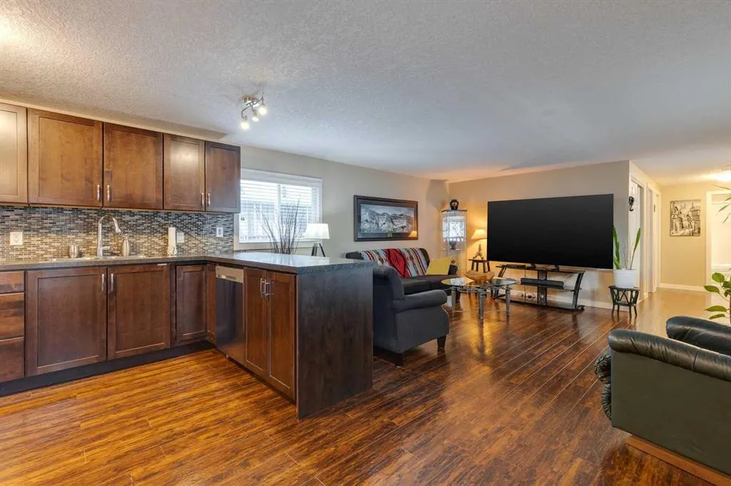 99 Arbour Lake Road NW, #106