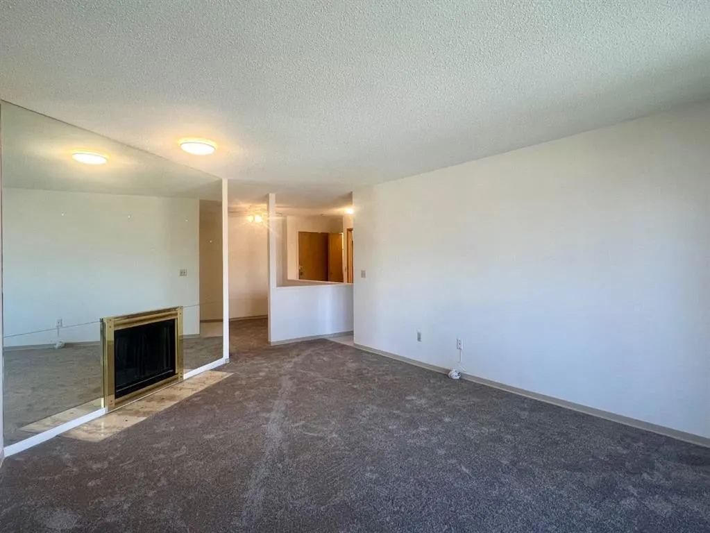 333 Garry Crescent NE, #316