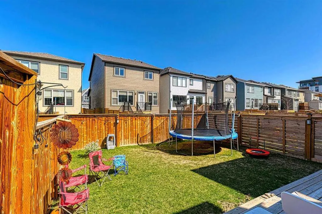 146 Arbour Lake Rise NW