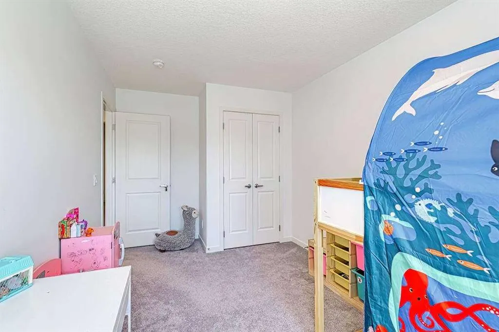 146 Arbour Lake Rise NW