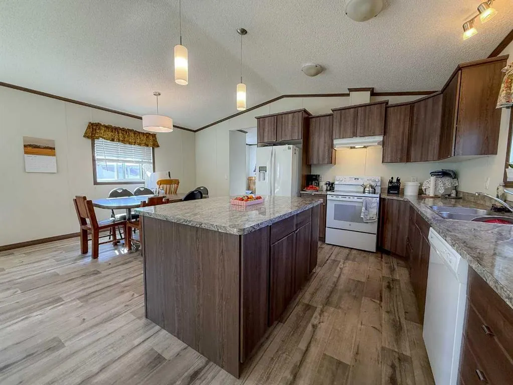 12104 TWP RD 792