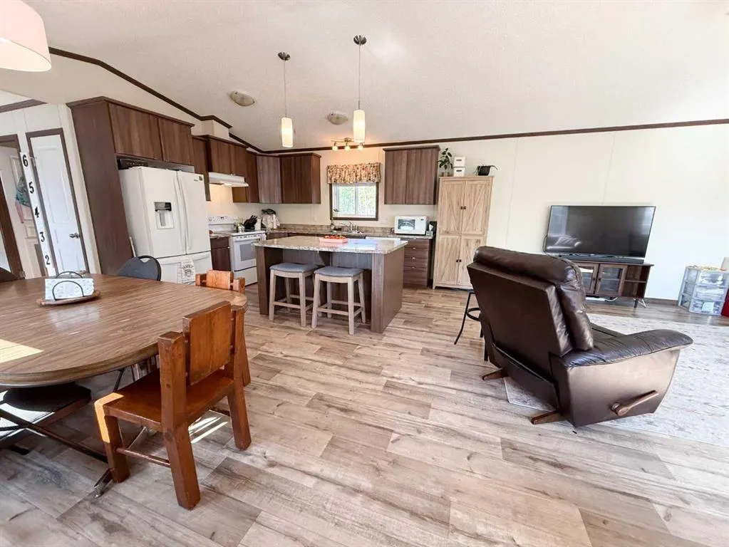 12104 TWP RD 792