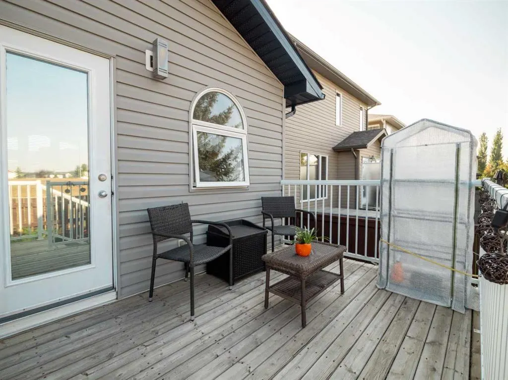 279 Squamish Court W