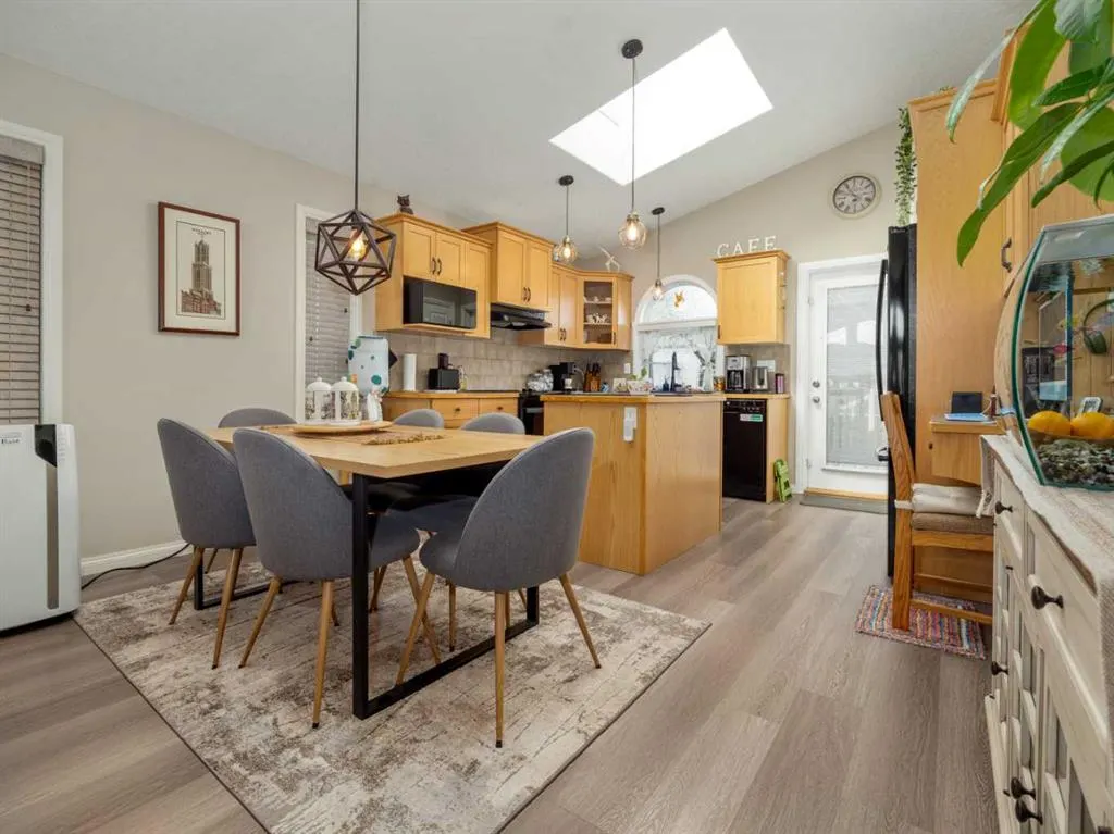 279 Squamish Court W