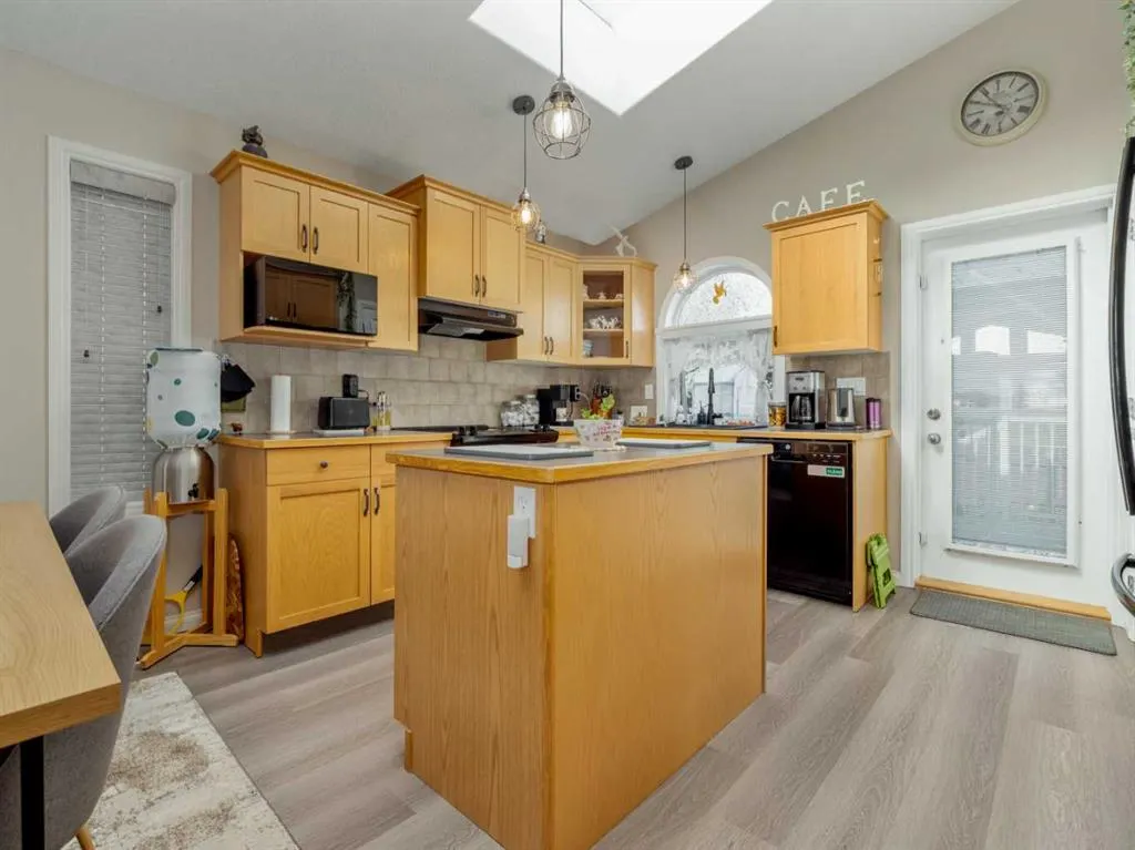 279 Squamish Court W