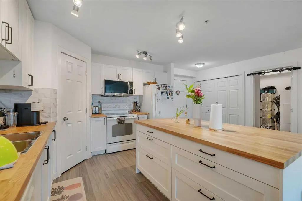 1724 26 Avenue SW, #302