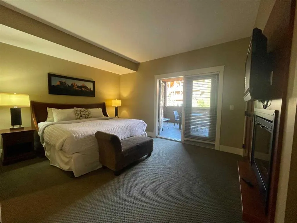 187 Kananaskis Way, #313