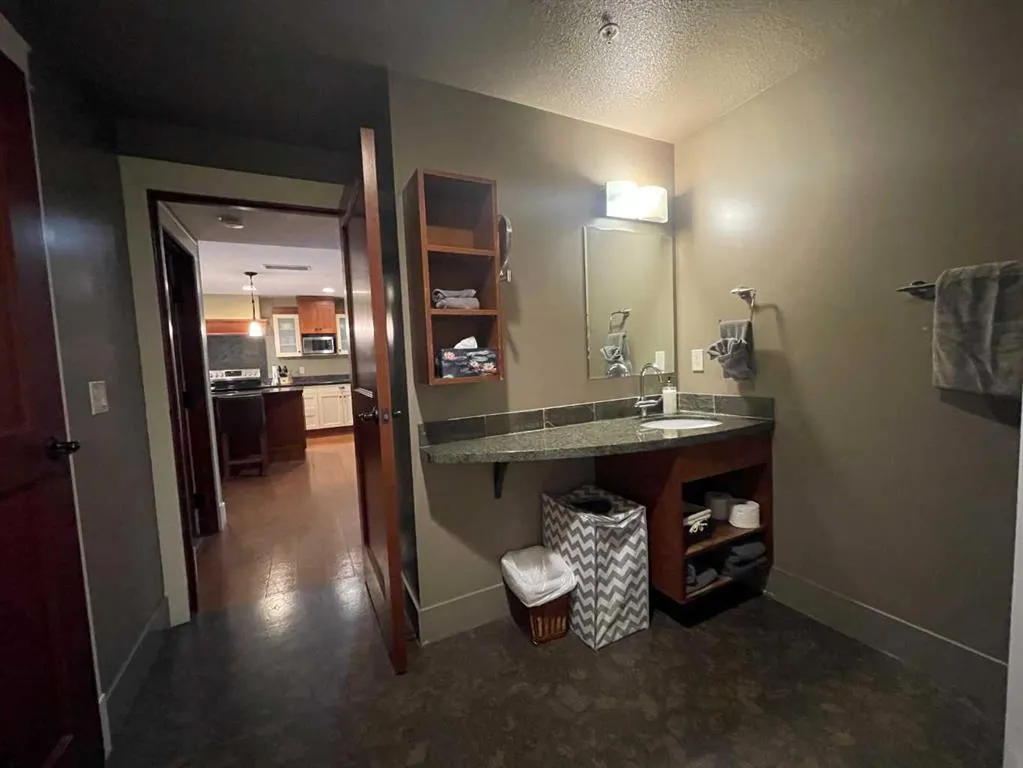187 Kananaskis Way, #313