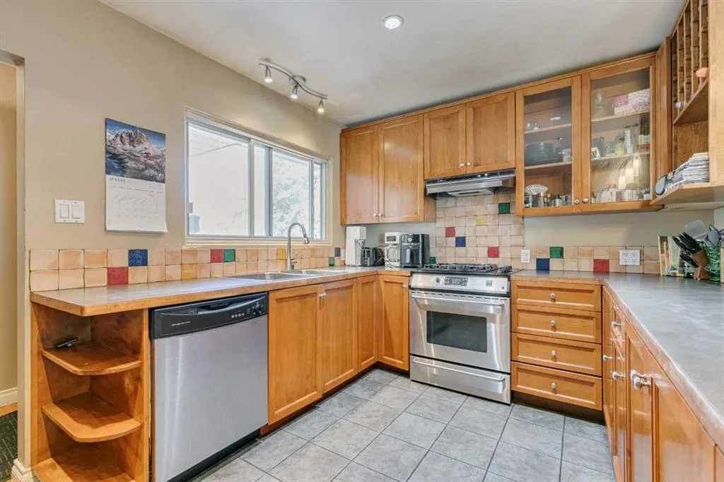 146 Wedgewood Drive SW
