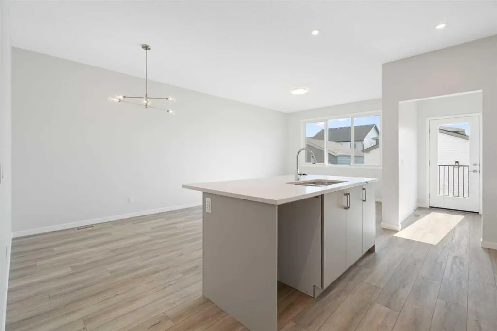 34 Herron Common NE