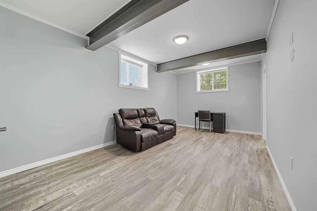 22093 Township Road 283A