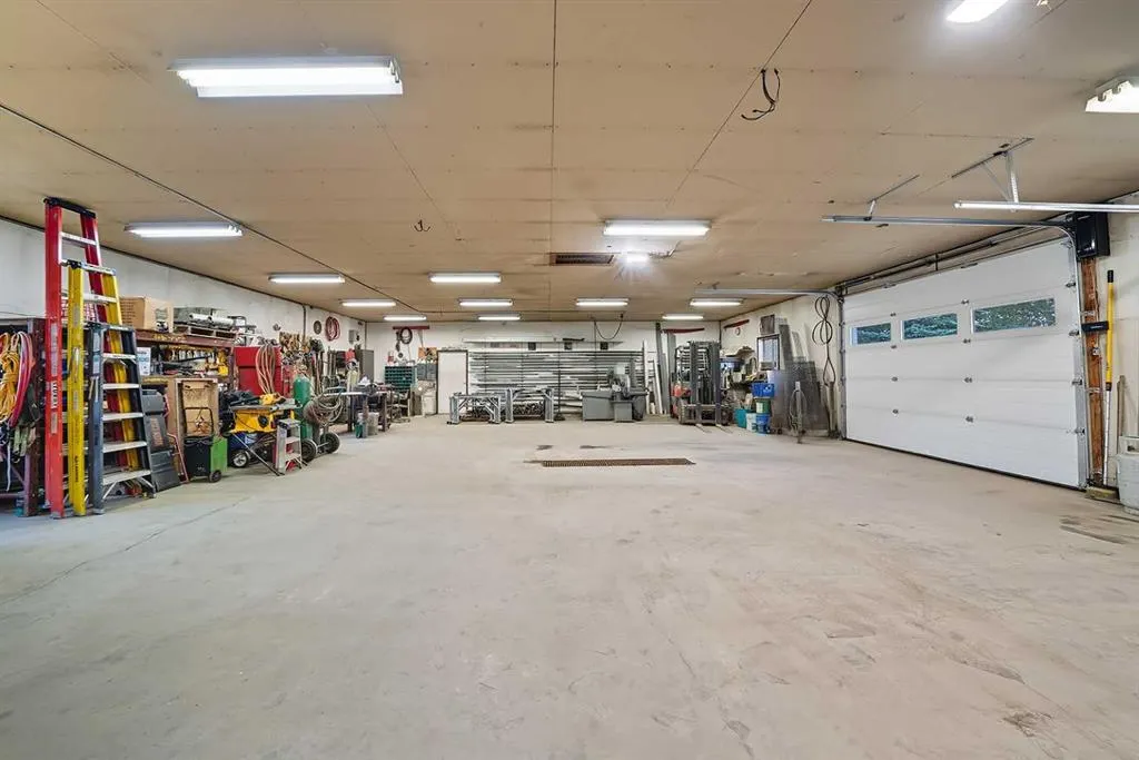 22093 Township Road 283A