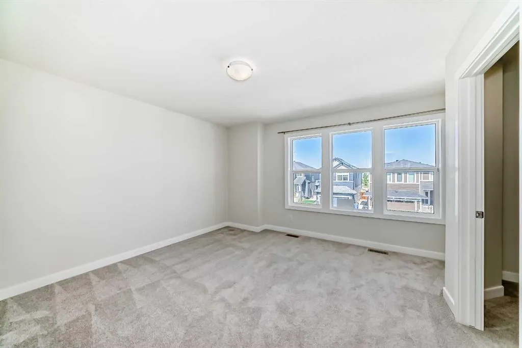 105 Creekside Way SW