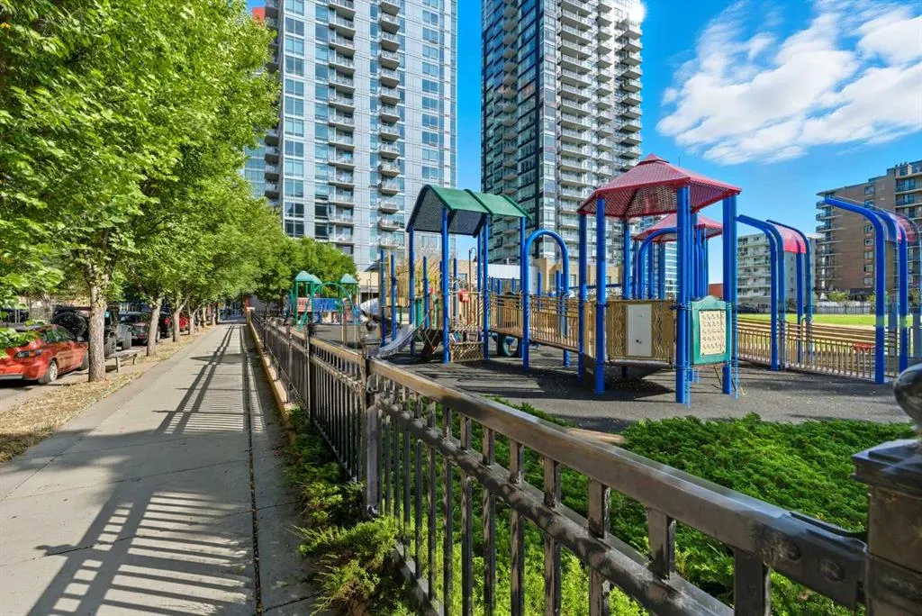 215 13 Avenue SW, #1706