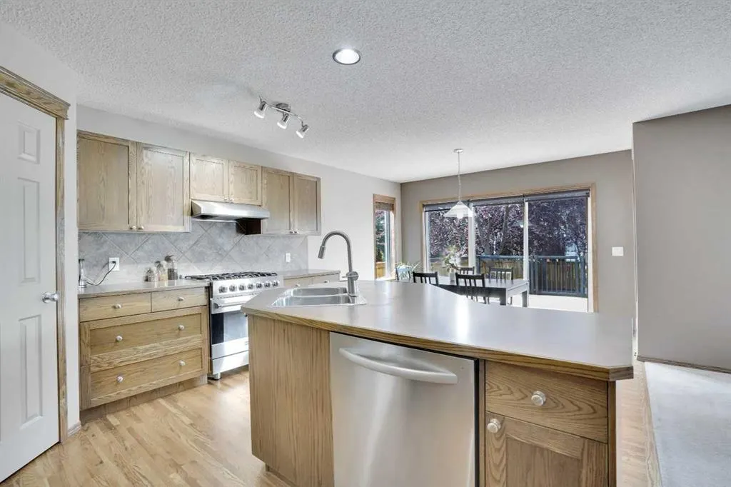 2 Tuscany Ravine Landing NW